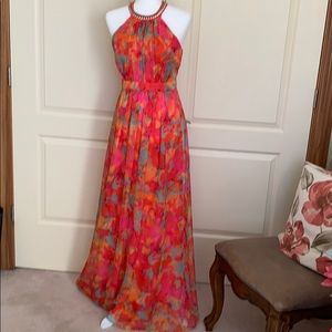 Beautiful chiffon floral maxi backless maxi dress